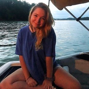 Meet your Posher, Kelsie